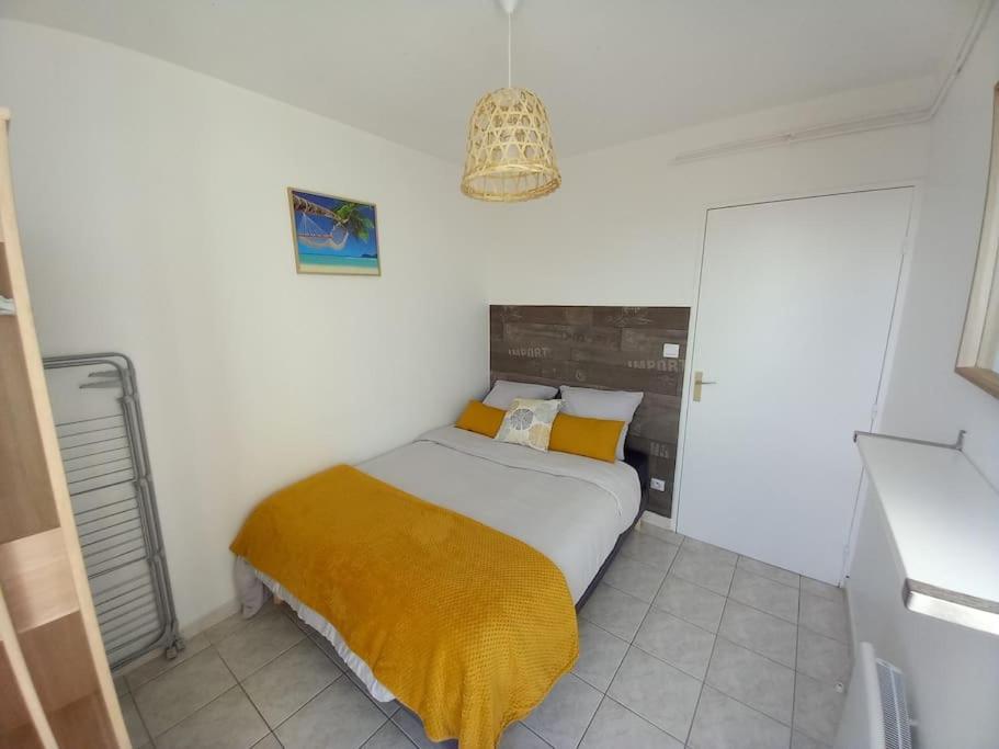Appart 2/4 Pers Proche Centre Avec Balcon, Parking Narbonne Buitenkant foto