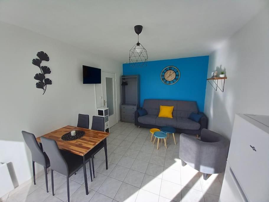 Appart 2/4 Pers Proche Centre Avec Balcon, Parking Narbonne Buitenkant foto