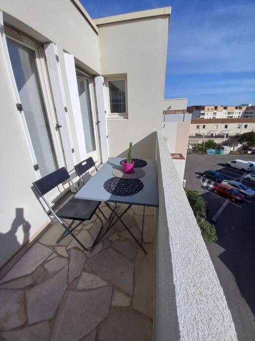 Appart 2/4 Pers Proche Centre Avec Balcon, Parking Narbonne Buitenkant foto